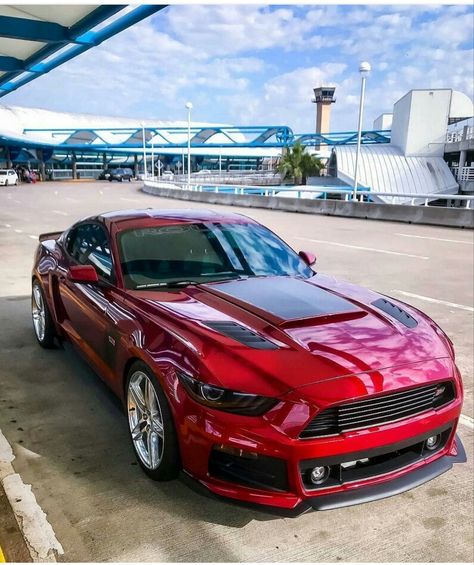 Awesome Mustang Roush Roush Mustang, Dream Cars Lamborghini, Ford Mustang Classic, New Ford Mustang, Cars Photo, Modern Muscle Cars, Dream Car Garage, Hot Rods Cars Muscle, Mustang Gt500