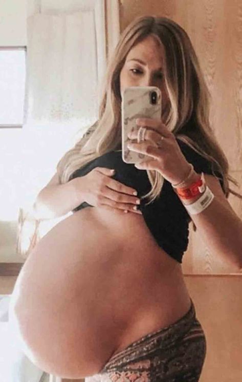 Mom Shares Photos From Before and After Having Quadruplets Pregnant With Triplets Belly, Baby Bump Progression, Triplets Pregnancy, Find A Boyfriend, Pregnant Model, Beautiful Pregnancy, Pregnancy Information, Pregnant Mom, Pregnant Woman