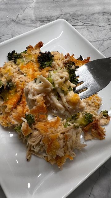 Amanda Nighbert, Registered Dietitian on Instagram: "Who’s been waiting for this recipe? You guys must make this ASAP! It is fast! It is easy! It is a family favorite! And it is super macro friendly! 

16 oz shredded chicken
3-4 cups broccoli florets
1 can crm chicken soup I used @pacificfoods
1/3 cup milk
1/2 cup shredded cheese
Salt, pepper, garlic powder to taste
1 tbsp butter
3 tbsp GF breadcrumbs

Mix soup, milk, 1/4 cup cheese together season to taste. Combine half the soup mixture with the chicken and broccoli and spread into casserole dish. Top with the remaining soup mixture, cheese and breadcrumbs mixed in the butter.

Bake at 350 for 20-30 mins and enjoy! 

Macros w/o the rice!
Makes six servings
260 calories
10 g fat
9 g carbs
1 g fiber
31 G protein

Be sure to use the save but Low Carb Macros, Amanda Nighbert, Macro Friendly Recipes, Chicken And Broccoli, Healthier Food, The Soup, Broccoli Florets, Registered Dietitian, Family Dinners