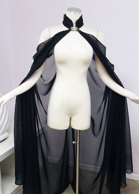 Elven Cape, Firefly Path, Diy Sy, Old Fashion Dresses, Fashion Design Drawings, Fantasy Dress, Fantasy Clothing, Maleficent, Fantasy Fashion