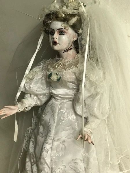 Dress With White Shoes, Brown Gray Hair, Frankensteins Bride, Diy Halloween Doll, Frankenstein's Bride, Scary Masks, Scary Mask, Scary Dolls, Halloween Store