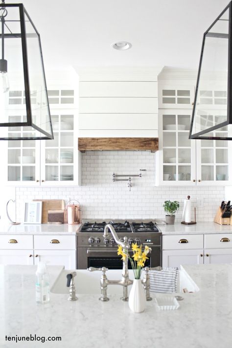 like these cabinets, although i don't think they will work with what we've got going on below. Farmhouse Kitchen Shiplap, Kitchen Shiplap, Shiplap Kitchen, Kitchen Hood Design, Kitchen Vent Hood, Kitchen Vent, Kitchen Hoods, Barn Board, Stunning Kitchens