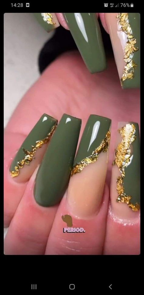 Fall Nails 2022 Color Trends Green, Sage Green And Gold Nails Acrylic, Olive Green And Gold Nails Designs, Olive Green Acrylic Nails Designs, Olive Green Wedding Nails, Olive And Gold Nails, Green N Gold Nails, Olive Green And Brown Nails, Fall Nails 2022 Green