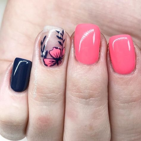 Holiday Pedicure, Daisy Nail Designs, Navy Nails Design, Navy Blue Nail Designs, Pampered Princess, Olive Nails, Flowers Nails, Navy Nails, Navy Blue Nails