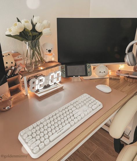 Ikea Desk Hack, Work Desks, Minimal Desk, Desk Organisation, 20 Aesthetic, Cozy Gaming, Cozy Desk, Study Desk Decor, Desk Inspiration