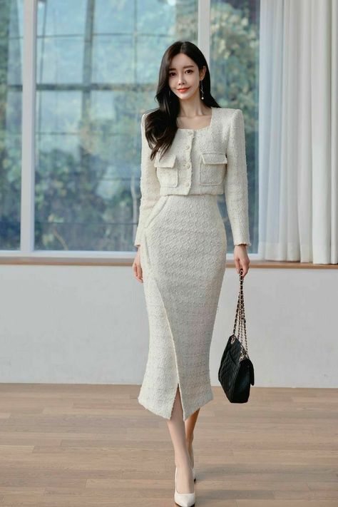 Business Semi Formal Women, White Corporate Dress, Korean Formal Outfits For Women, Rich Asian Outfit, Suits Series Outfits, Startup Outfit, Korean Formal Dress, Outfit Kantor, Black And White Party Dresses