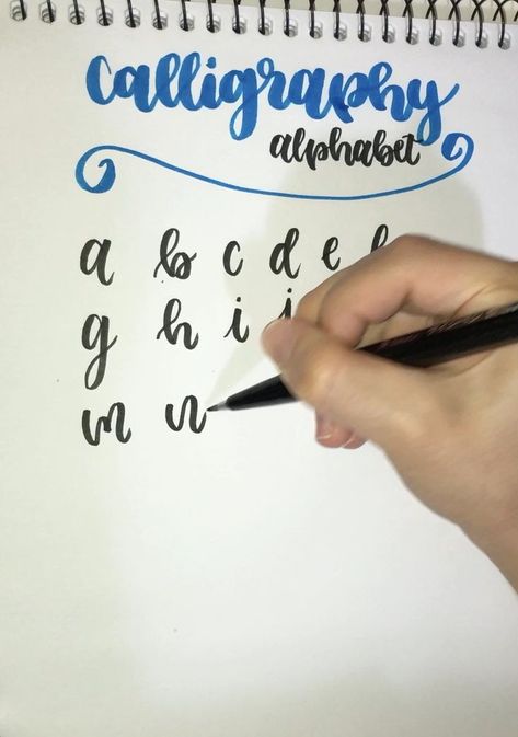 Hand Lettering Alphabet Fonts, Writing Calligraphy, Handwriting Examples, Hand Lettering Worksheet, Learn Hand Lettering, Calligraphy Lessons, Lettering Guide, Calligraphy Tutorial, Calligraphy For Beginners