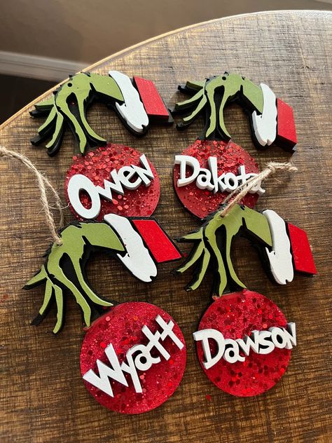 The Best Grinch Christmas Decorations - BOOKGLOW Personalized Grinch Ornaments, Tacky Christmas Decorations, Grinch Decor Ideas, Grinch Themed Christmas Decoration, Grinch Christmas Ornaments Diy, The Grinch Christmas Decorations Diy, Diy Grinch Ornaments, Diy Grinch Decorations, Grinch Themed Christmas