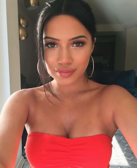 Julia Kelly Julia Kelly, Ripped Girls, Lovely Eyes, Be Fit, Beautiful Lips, Beauty Body, Gal Gadot, True Beauty, Beauty Women