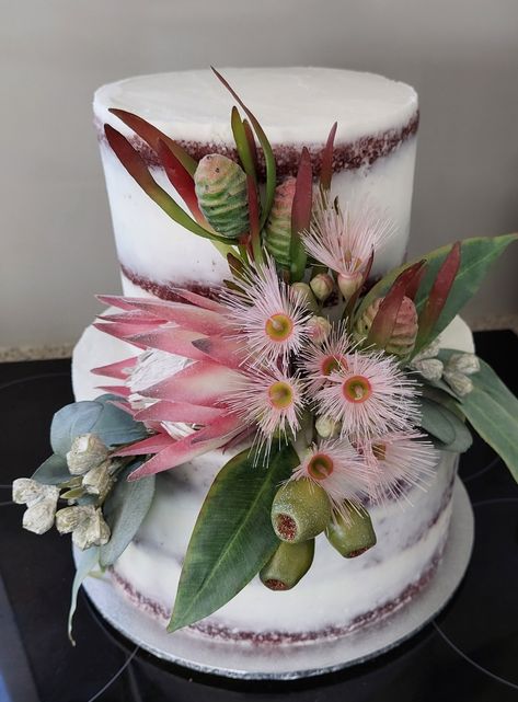 Starry Night Wedding, Australian Natives, Flower Cakes, Australian Flowers, Chocolate Cake Decoration, Engagement Cakes, Cake Decorating Designs, Wedding Cake Decorations, Night Wedding