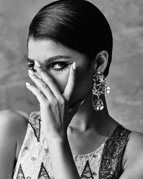 Photo: Donte Maurice Essence Magazine, Zendaya Style, Beauty Photoshoot, Zendaya Coleman, Model Inspo, Beauty Shoot, Photoshoot Concept, Eye Of Horus, Photoshoot Inspiration