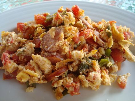 Scrambled Eggs Recipe, Creole Recipes, Creole Seasoning, Andouille Sausage, Andouille, Breakfast At Tiffanys, Brunch Ideas, Diet Food, Breakfast Dishes