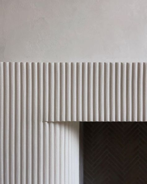 Kamp Studios on Instagram: “Fresh from the oven ♨️ Fluted and textural plaster features, one of many in this stunning project. #plasterbykamp” Fluted Concrete Wall, Fluted Marble Fireplace Surround, Venician Plaster Fireplace, Fluted Fireplace, Fluted Plaster, Becki Owens Design, Textured Plaster, Plaster Texture, Marble Fireplace Surround