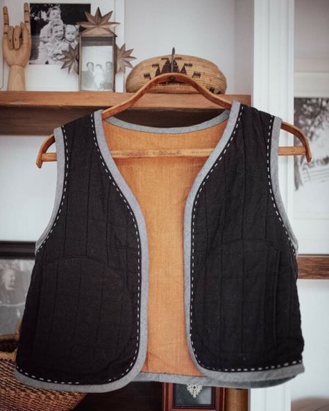 Vest Pattern Drafting, Easy Vest Sewing Pattern, Diy Quilted Vest Pattern, Sew A Vest Pattern, Sewing Jacket Pattern, Women Sewing Patterns Free, Vest Patterns For Women Sewing Free, Free Waistcoat Pattern Sewing, Vest Over T Shirt