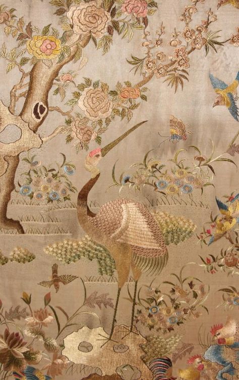 Asian Tapestry, Bunka Embroidery, Parsi Embroidery, Vietnam Art, Chinese Embroidery, Chinese Silk, Beige Silk, Border Embroidery Designs, Art And Craft Design