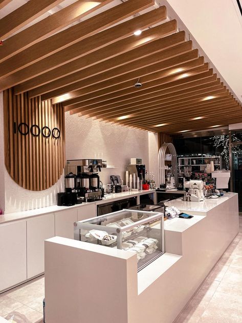 Cafe Fitout Ideas, Bakery Shop Interior, Modern Bakery, Modern Coffee Shop, Broadway New York, Cafe Counter, Bakery Shop Design, Bakery Design Interior, Coffee Bar Design