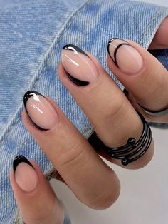 Burgundy French Tip, Tip Nail Ideas, French Tip Nail Ideas, Fur Nails, Burgundy Nail Art, Daisy Acrylic Nails, Ootd Drawing, Short Oval Nails, Chic Nail Designs