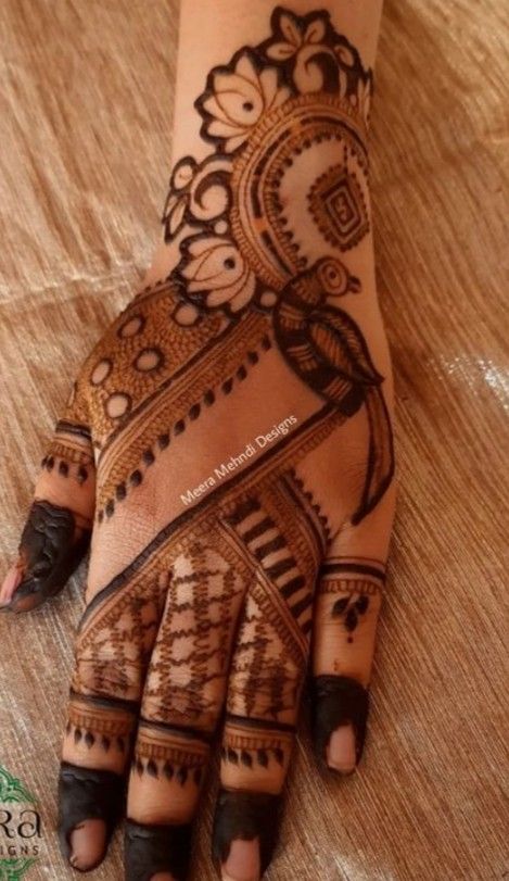 New Mahendi Design 2022 Unique Back Hand, Back Mahendiii Design, Cheks Design Mehndi, Pair Mehndi Design, Ganesha Mehndi Design, Arabic Mehandi, मेहंदी डिजाइन, Mehndi Designs 2018, Mehndi Designs For Kids