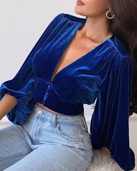 Velvet Crop Top Outfit, Tops Online Shopping, Ruched Crop Top, Velvet Dress Designs, Velvet Clothes, Trendy Fashion Tops, Ruched Top, Classy Dress Outfits, Crop Top Outfits