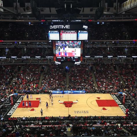 4 Iconic Basketball Courts to Catch a Game in Chicago | UrbanMatter Coby White, United Center Chicago, Home Basketball Court, Chicago Basketball, Outdoor Basketball Court, Chicago Bulls Basketball, Indoor Basketball Court, Basketball Courts, Indoor Basketball