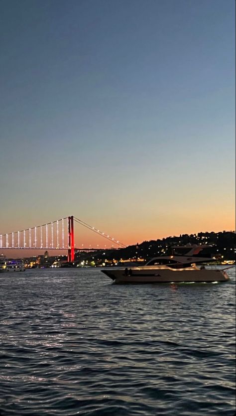 Sunset Yacht, Istanbul Luxury, Istanbul Sunset, Istanbul Aesthetic, Bosphorus Istanbul, Istanbul Pictures, Istanbul Bosphorus, Aesthetic Luxury, Vision Board Inspiration