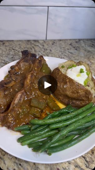 Smothered Short Ribs, Red Light Special, Beef Short Ribs, Eating Food, Beef Ribs, Chicken Legs, Beef Recipes For Dinner, Delicious Dinner, Short Ribs