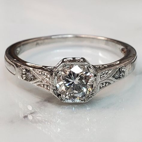 Half Bezel Engagement Ring, Vintage Art Deco Engagement Ring, Filigree Rings, Platinum Engagement Rings Vintage, Antique Style Engagement Rings, Wedding Rings Art, Vintage Art Deco Rings, Antique Engagement Rings Vintage, Cute Engagement Rings