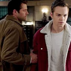 Funny Castiel Pics, Castiel Memes Funny, Castiel Screencaps, Alexander Calvert, Supernatural Behind The Scenes, Supernatural Screenshots, Supernatural Gifs, Geek Crafts, Supernatural Funny