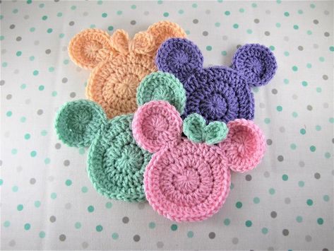 Disney Coasters, Yarn Coasters, Crochet Mickey Mouse, Disney Applique, Crochet Baby Projects, Coasters Crochet, Crochet Applique Patterns Free, Crochet Classes, Crochet Disney