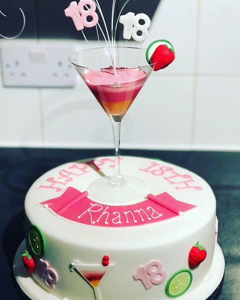 Cocktail themed Cake! Cocktail Themed Cake, Birthday Cake Cocktail, Birthday Cake Vodka, Martini Cake, Cake Vodka, Cocktail Images, Cocktail Party Themes, Cocktail Cake, 18th Cake