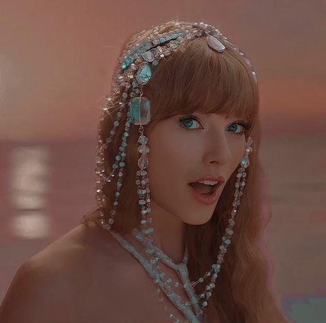 Taylor Swift Karma Music Video, Taylor Swift Songs Wallpaper, Karma Music Video, Songs Wallpaper, Taylor Swift Karma, Best Celebrity Halloween Costumes, Taylor Swift Music Videos, Taylor Swift Midnights, Celebrity Halloween Costumes