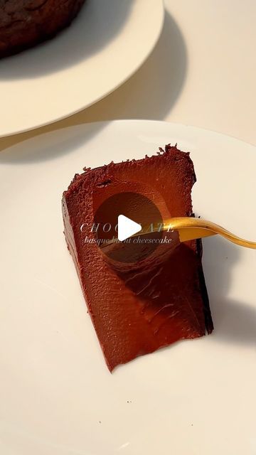 Soohyun Lee on Instagram: "Chocolate Basque Cheesecake❣️

440g cream cheese, room temp
95g sugar
8g cocoa powder (I used Valrhona)
1 tsp. vanilla extract
1/8 tsp. salt
3 large eggs (~165g), room temp
180g dark chocolate (I used Guanaja 70%)
240g whipping cream, warm (35% fat)

1. Preheat the oven to 240C. Place the cream cheese in a large bowl and mix with a spatula until smooth. 
2. Add the sugar and mix until well combined.
3. Sift the cocoa powder and add it to the cream cheese mixture. Add vanilla and salt.
4. Add the eggs one at a time, mixing well after each addition. 
5. Melt the chocolate in a separate bowl and pour into the batter. 
6. Heat the whipping cream to about 50C (warm) and add to the batter in three times, mixing well after each addition. Strain the mixture through a fin Lemon Bread Recipes, Basque Cheesecake, Lemon Bread, Mini Bundt Cakes, Cake Chocolat, Food Projects, Whipping Cream, Puddings, Cheesecake Recipes