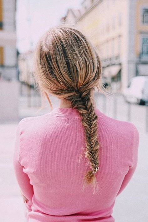 28 Summer Hairstyles That Will Put Your Spiral Hair Ties to Good Use #summer #hairstyles #hair #spiralties Bobble Hairstyles, Hairstyles Tied, Tied Up Hairstyles, Casual Bun, Spiral Hair Ties, Pretty Headbands, Easy Hairstyles For School, Star Headband, Popsugar Beauty