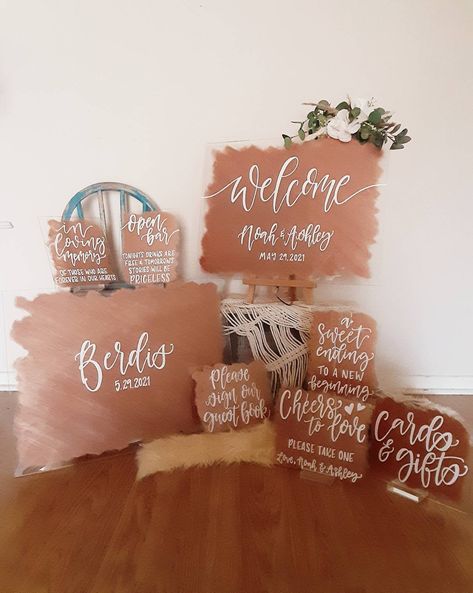 Our new acrylic sets are just what you've been looking for!  A beautiful addition to your modern wedding reception or ceremony. Hand painted acrylic signs with your choice of background colors. This specific listing includes: Set of 3  (1) 18x24 and (2) 8x10.  Includes base holders to put on a tabletop. Can be designed in landscape or portrait style. Looking for a different package? We love custom orders! Feel free to contact us so we can start setting up your custom set today:) Fair Wedding, Cricut Business, Bride Sign, Welcome Wedding Sign, Cricut Wedding, Wedding Signs Diy, Candy Cart, Modern Wedding Decor, Reception Signs