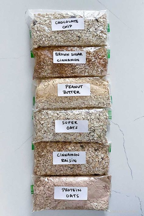 Quick and easy instant oatmeal recipes - 7 flavor options and easy to follow recipes to make this simple breakfast idea! Instant Oatmeal Recipes, Homemade Instant Oatmeal, Instant Oatmeal Packets, Oatmeal Flavors, Diy Oatmeal, Homemade Dry Mixes, Oatmeal With Fruit, Oat Recipes, Easy Breakfasts