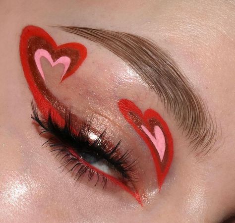 Heart Makeup, Day Makeup Looks, Cute Eye Makeup, Drawing Hair, Valentines Day Makeup, Valentines Makeup, Creative Eye Makeup, Crazy Makeup, Creative Makeup Looks