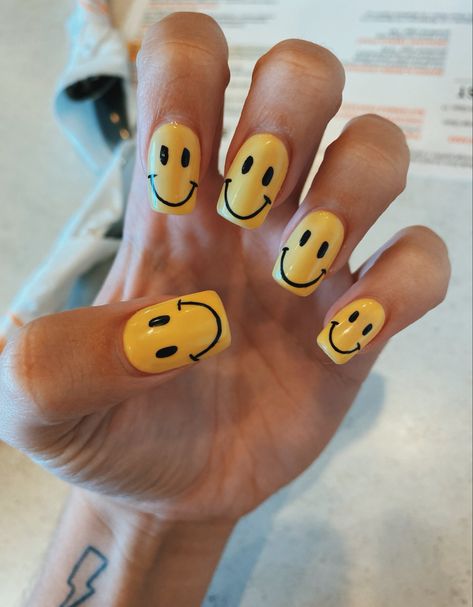 yellow smile smiley face nails acrylic gel Smiley Face Nails Acrylic, Smiley Nails, Smiley Face Nails, Face Nails, Acrylic Gel, Nails Acrylic, Smiley Face, Smiley, Nails