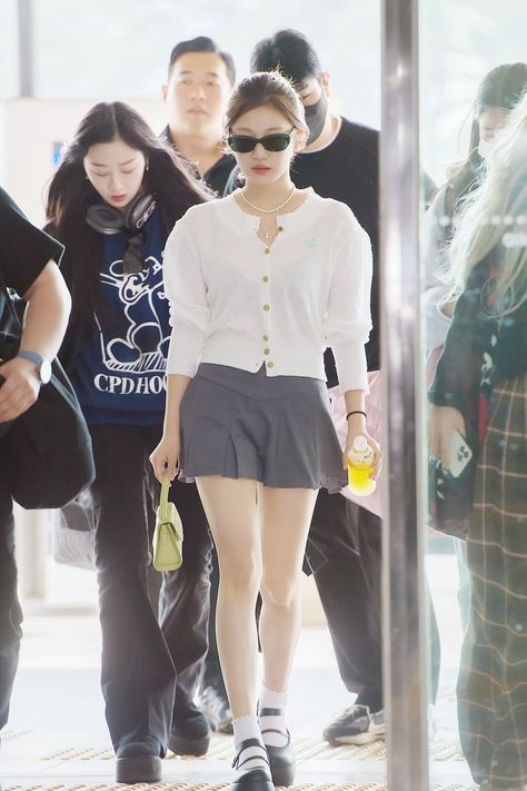 Kpop Idols Summer Outfits, Kpop Airport Fashion Summer, Kpop Summer Outfits, Zepeto Ideas, Airport Fashion Kpop, Preformance Outfits, Airport Fashion, Fashion Attire, Polo Style