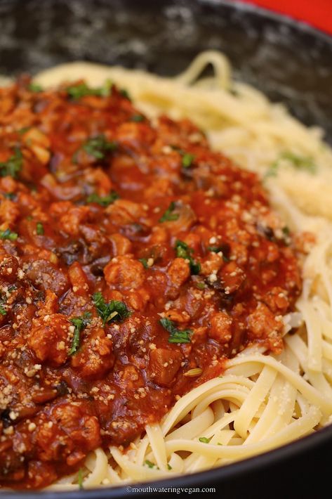 Portobello Mushroom Bolognese - Mouthwatering Vegan Portobello Mushroom Pasta Recipes, Mushroom Spaghetti Sauce, Portabella Mushrooms Recipes, Mushroom Spaghetti, Homemade Bolognese Sauce, Mushroom Bolognese, Mushroom Pasta Sauce, Portobello Mushroom Recipes, Mushroom Recipes Pasta