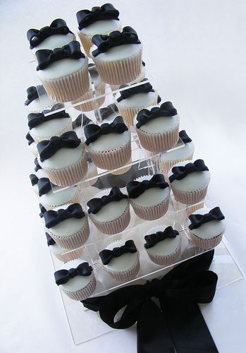 black bows by sarah288, via Flickr Black Tie Birthday Party, Bow Tie Cupcakes, Bow Cupcakes, Bow Tie Party, 17th Birthday Ideas, Black Tie Party, Black Bows, Wedding Sweets, Black And White Baby