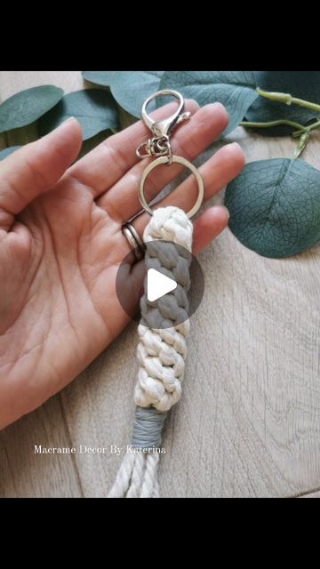 Macrame Keychain Diy Tutorials, Macrame Keychain Diy, Keychain Diy Easy, Macrame Tutorials, Macrame Keychain, Math Geometry, Macrame Patterns Tutorials, Macrame Ideas, Macrame Decor