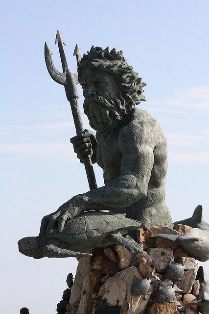 Neptune, "god" of the sea Neptune Statue, Greek Drawing, Poseidon Statue, King Neptune, Poseidon Tattoo, Statue Tattoo, Greek Mythology Tattoos, Greek Statues, Beach Tattoo