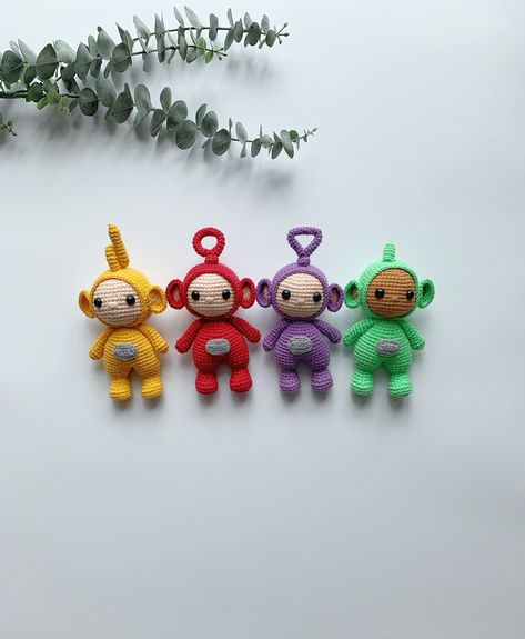 Crochet Teletubbies Plush Dolls: The Perfect Gift for Any Baby Crochet Teletubbies, Teletubbies Baby, Teletubbies Toys, Crochet Birthday Gifts, Crochet Birthday, 21st Birthday Presents, Disney Crochet Patterns, Hand Knitting Diy, Crochet Baby Toys