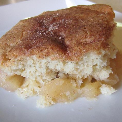 Apple Dumpling Cake Recipe, Dumpling Cake, Apple Dumpling, White Cake Recipe, Apple Dumplings, Cooked Apples, Apple Desserts, Sweet Cakes, Apple Recipes