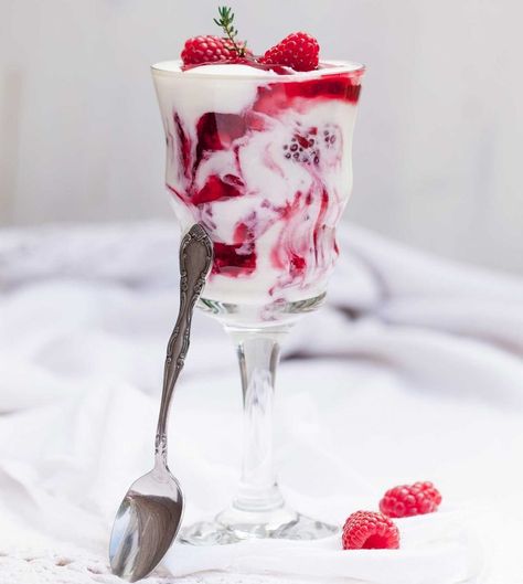 Strawberry Fool, Raspberry Fool, Fool Recipe, Fruit Fool, Ginger Biscuits, Tom Parker, Light Desserts, Rhubarb Recipes, Strawberry Recipes