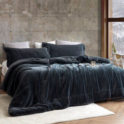 Black And Grey Bedding, Young Man Room, Chunky Bunny, Oversized King Comforter, Oversized Comforter, Fur Comforter, Western Bedroom, Twin Xl Comforter, Winter Bedding