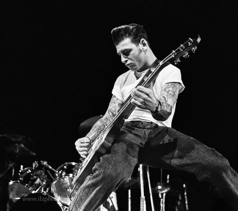 The legendary Mike Ness of Social Distortion ♡ Mike Ness, Rockabilly Music, Sick Boy, Social Distortion, Sticker Retro, Trending Images, Rude Boy, Retro Pin Up, So Cal