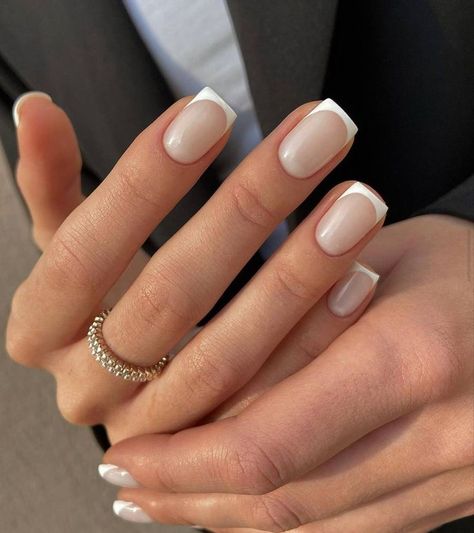 Short French Winter Nails 2023-2024 21 Ideas French Winter Nails, French Manicure Nail Designs, Short French Nails, French Tip Gel Nails, White Tip Nails, Short French, Manicure Nail Designs, Short Gel Nails, French Manicure Nails