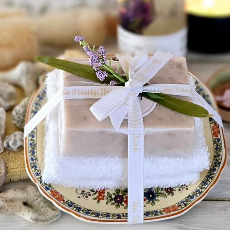 Specialty Handmade Soap Gift Ideas For Every Occasion | The Vanity Dish Dish Soap Gift Ideas, Soap Gift Ideas, Practical Housewarming Gifts, Special Presents, Soap Gifts, Budget Friendly Gift, Handmade Soap Bar, Soap Gift Set, Unique Housewarming Gifts