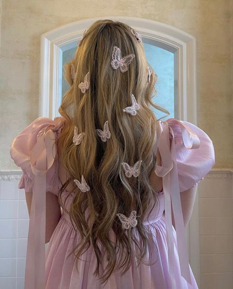 Butterfly Hairstyle, Fairy Hair, Clip Hairstyles, Butterfly Hair Clip, Princess Hairstyles, Princess Aesthetic, Fancy Hairstyles, Butterfly Hair, Dream Hair